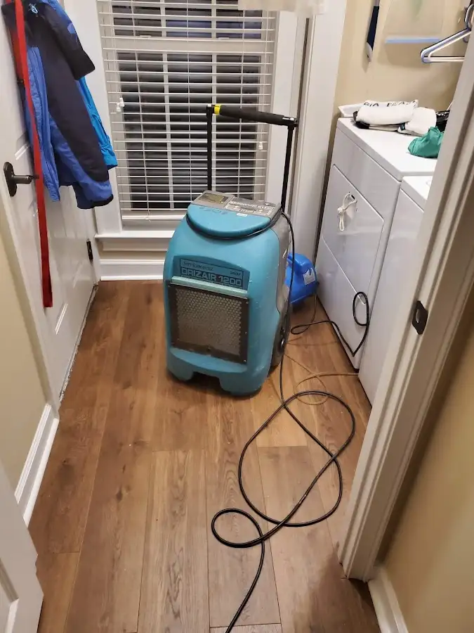 Commercial dehumidifier deployed for Crawl Space Restoration in Bartow